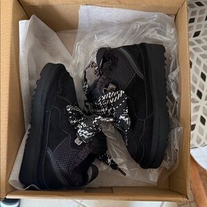 Black Winter Boots with Patterned Laces